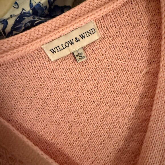 🌸 Willow & Wind Pink Daisy Knit Cardigan – Size S - Picture 2 of 2